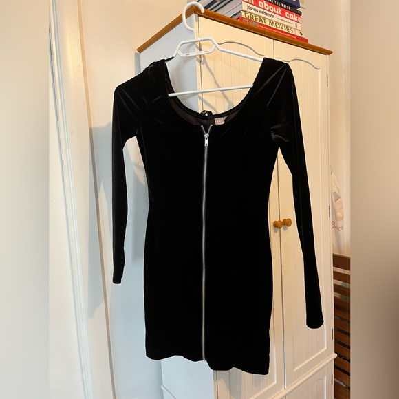 Various dresses for sale - Picture 3 of 14